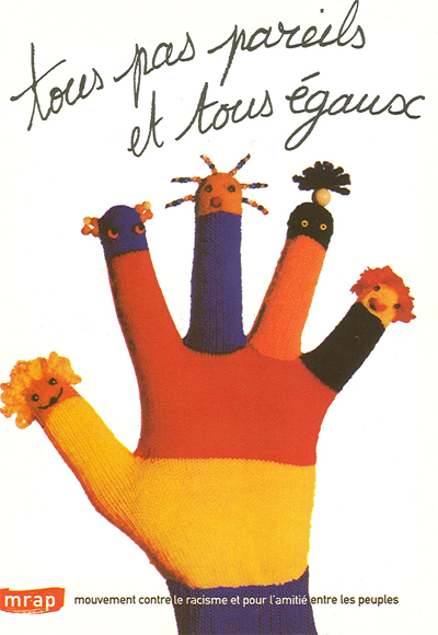 "Tous pas pareils et tous égaux", carte postale MRAP du 21 mars, journée internationale pour l'élimination de la discrimination raciale.